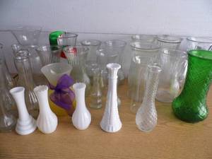 lot 13 image: Vases