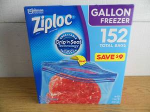 lot 40 image: New Ziploc Gallon Bags