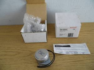 lot 90 image: Lot of 2 Honeywell Motors