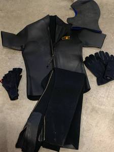 Wetsuit w Hood, Gloves, Approx Size 28 Pants