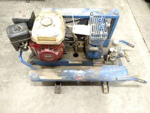 lot 14 image: Quincy Contractors Air Compressor, ...
