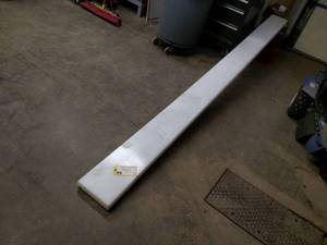 lot 8 image: Poly Cutting Edge, 8 x 2 x 10...