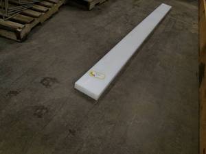lot 9 image: Poly Cutting Edge, 8 x 2 x 10...
