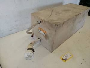 lot 27 image: Poly Tank, 32x12x12...