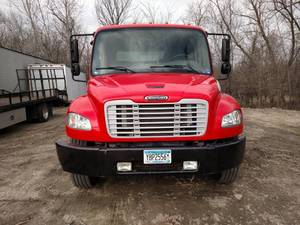 lot 1 image: 2006 Freightliner M2 106