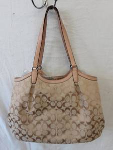lot 14 image: Coach Signature Handbag With Leather Trim (Beige & Blush)
