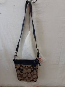 lot 20 image: Coach Signature Cross Body With Dust Bag