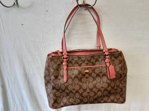 lot 23 image: Coach Signature Handbag