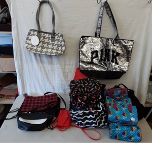 lot 70 image: Lot Of Thrifty One, Initials Inc., Pink & Misc. Bags