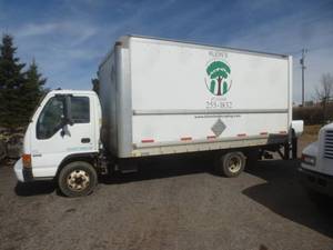 lot 2 image: 1999 GMC Box Truck