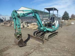 lot 4 image: IHI Mini Excavator 28J