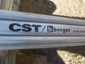 lot 45 image: CST Berger Tripod