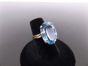 10k Yellow Gold 13ct Oval Cut Topaz Ring Size 5.75