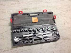 Husky 34 in. Drive Ratchet and SAE Socket Set (14-Piece)