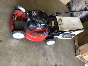 lot 101 image: TORO 22in. Gas Walk Behind Lawn Mower Low Wheel Variable Speed Self Propelled Used in working conditions