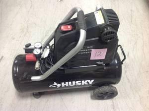 lot 12 image: Husky 8G 150 PSI Hotdog Air Compressor in working conditions