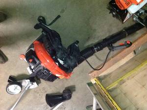 lot 109 image: ECHO 216 MPH 517 CFM 58.2cc Gas 2-Stroke Cycle Backpack Leaf Blower with Tube Throttle in working conditions