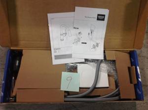 lot 9 image: Grohe Bridgeford Single-Handle Pull-Down Sprayer Kitchen Faucet in SuperSteel Infinity not used
