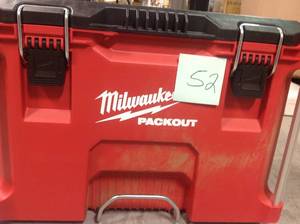 lot 52 image: Milwaukee PACKOUT 22 in. Rolling Tool Box kin good condition
