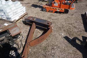 Full Size Excavator Thumb Attachment