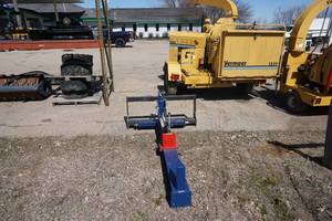 Iron Oak Brand Model TMH13HYB Universal Mount Bobcat Skid Loader Skid Steer Log Splitter Attachment