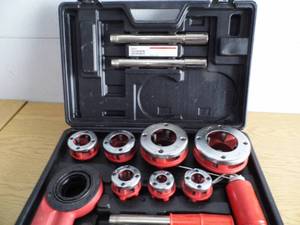 10 Pc Racheting Pipe Threader Set