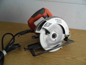 Black and Decker Saw