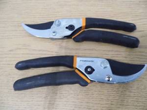 Lot of 2 Pair Fiskars Cutters