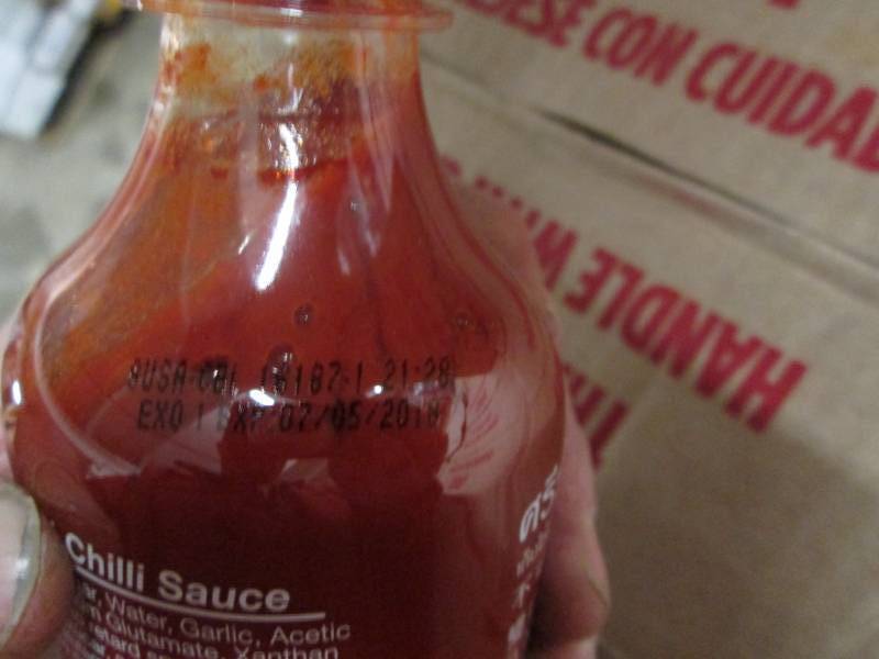12 x 455 ml bottles Tuong ot Sriracha hot chili sauce dated 7-2018