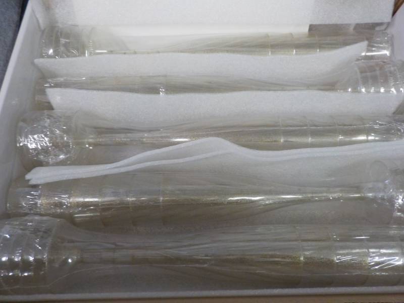Izzidora Case of 30 Plastic Champag...