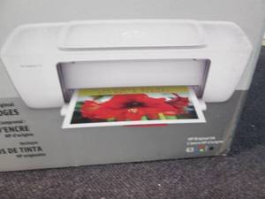 lot 27 image: Hp DeskJet 1112...