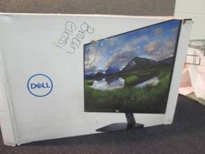 lot 35 image: Dell 27 Inch Monitor- broken screen...