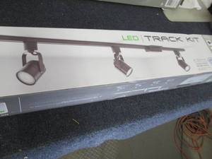 lot 163 image: Lithonia Lighting 44.5 inch 3 Light...