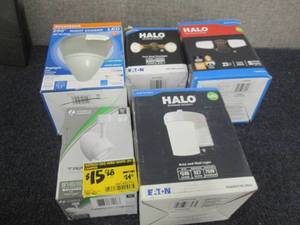 lot 243 image: 5 Assorted Lighting Products...