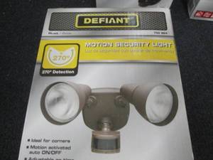 lot 302 image: Defiant 270 Degree Rust  Motion Out...