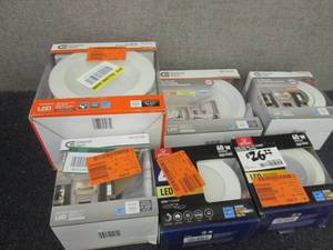 lot 327 image: 6 Assorted Lighting Products...