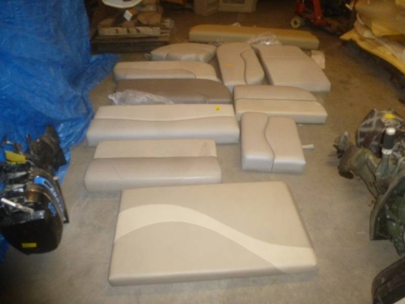lot 52 image: Bennington Pontoon Cushions