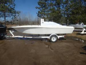 lot 13 image: 2003 American Skiff 19 Fiberglass Boat