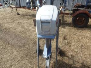 lot 18 image: 1974 Evinrude 9.9 Hp Outboard