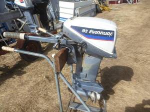 lot 19 image: 1974 Evinrude 9.9 Hp Outboard