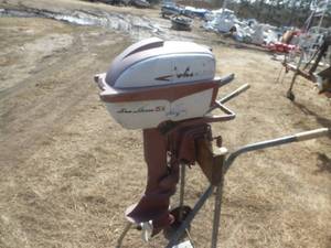 lot 21 image: Seahorse 5 12 Hp Outboard