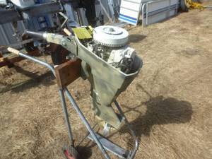 lot 20 image: Chrysler 10 hp Outboard