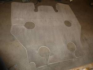 lot 56 image: 2000 Crestliner Tournament Carpet