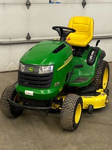 lot 1 image: John Deere L130-Automatic Lawn Tractor
