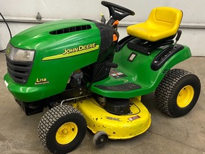 lot 2-A image: John Deere L118-Automatic Lawn Tractor