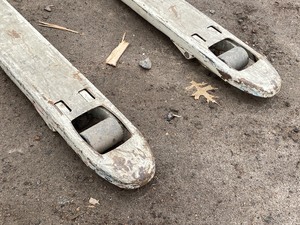lot 22 image: Crown Pallet Jack