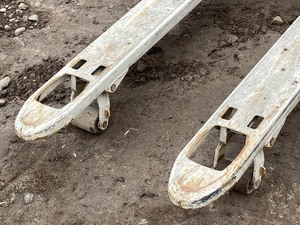 lot 24 image: Crown Pallet Jack