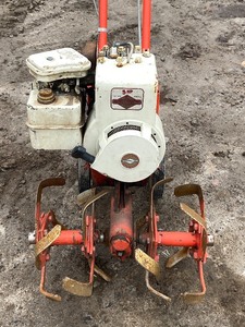lot 37 image: Simplicity Garden Tiller