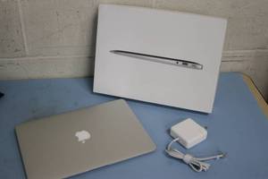 lot 1 image: Apple Macbook Air 13 13-Inch LED Backlit Display - Good Condition