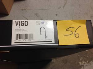 VIGO Edison Single-Handle Pull-Down Sprayer Kitchen Faucet in Chrome